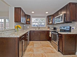 15302 SW 52nd Ln, Miami, FL 33185