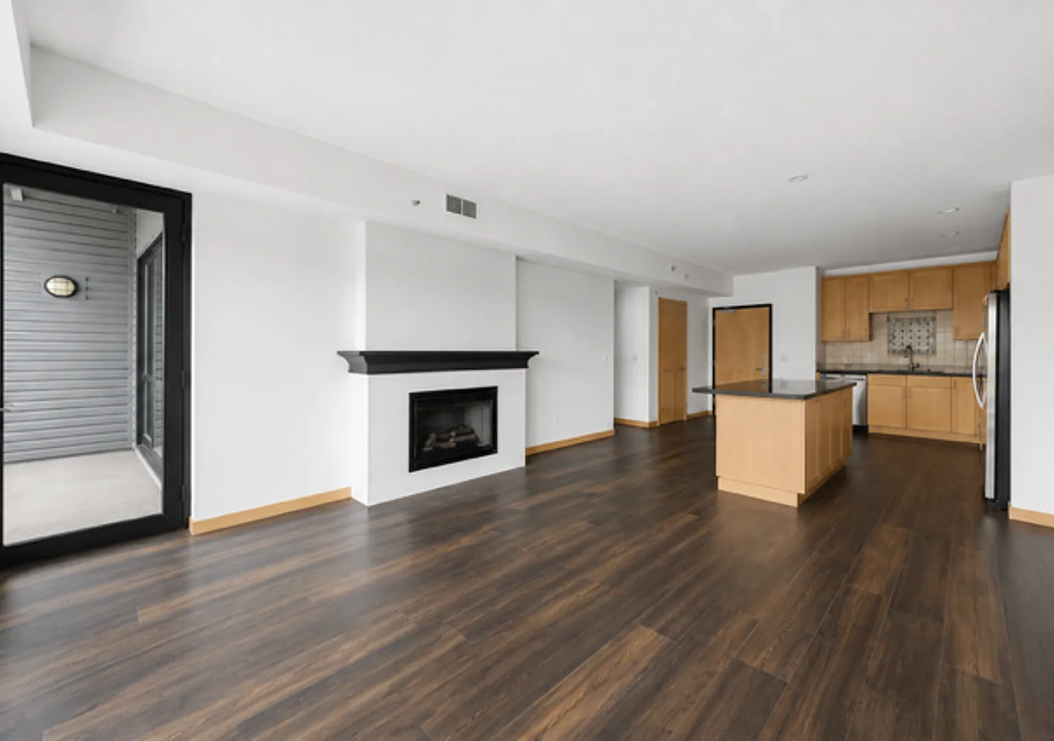 Beautiful 1 BR/1 BA 3rd Floor Condo in Riverfront Lofts in St. Paul! — Photo 2
