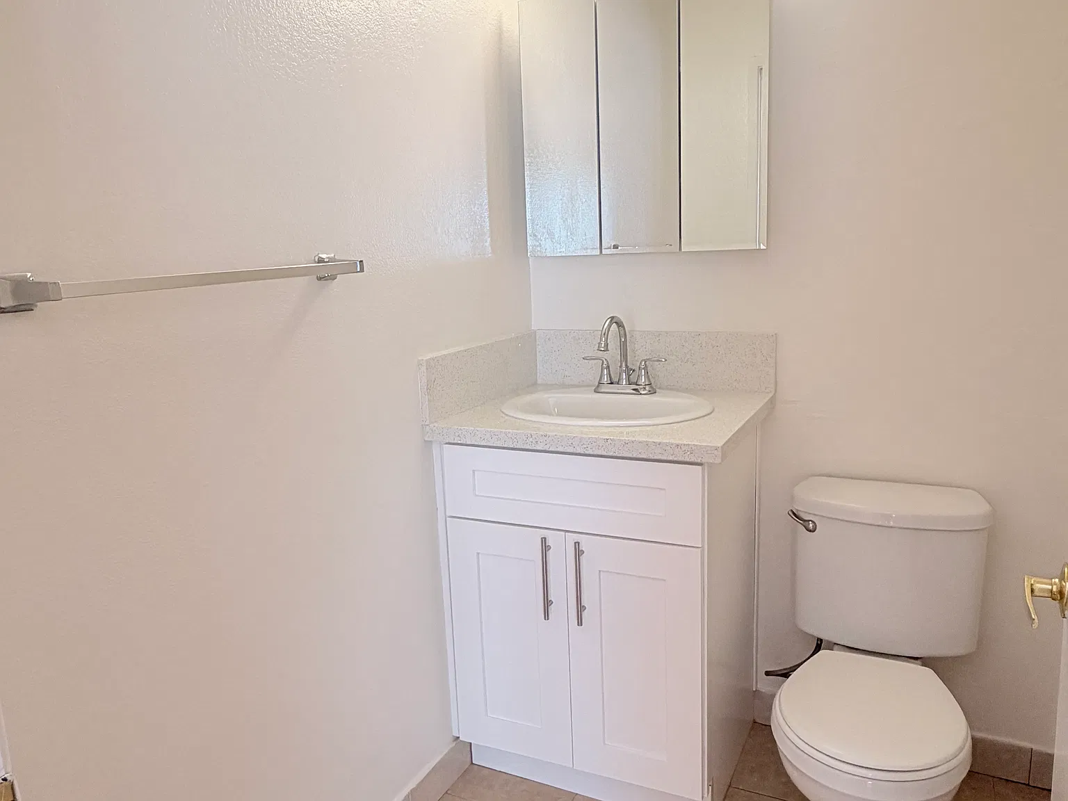 615 W Milford St — Photo 2