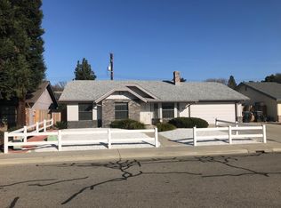 808 W Vassar Ave, Visalia, CA 93277