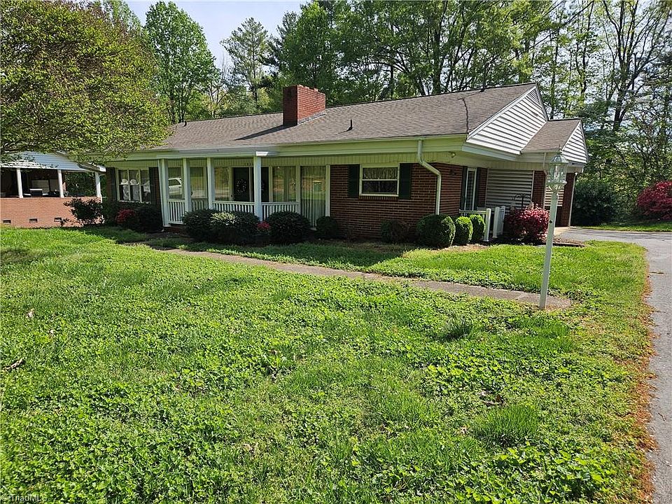 2nd image of 2923 Lakawanna Dr