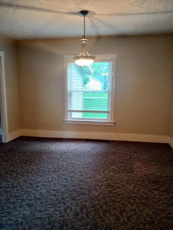 422 N Indiana St — Photo 2