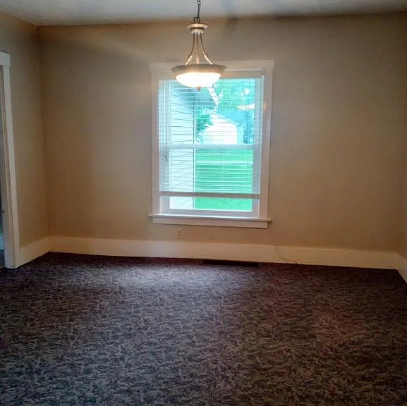 422 N Indiana St — Photo 2