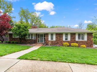 890 Roanoke Dr, Springfield, IL 62702
