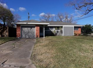 2102 20th Ave N, Texas City, TX 77590