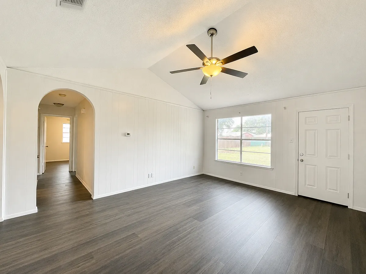 Building Photo - 6617 Nola Dr