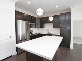 300 Riverfront St #203, Oakmont, PA 15139