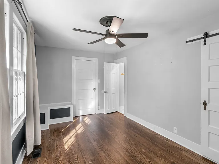 258 E Moody Ave — Photo 31