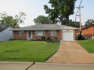 6004 Pebble Hill Dr, Saint Louis, MO 63123