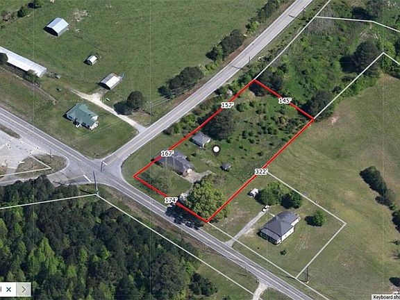 4th image of 90 Auburn Rd