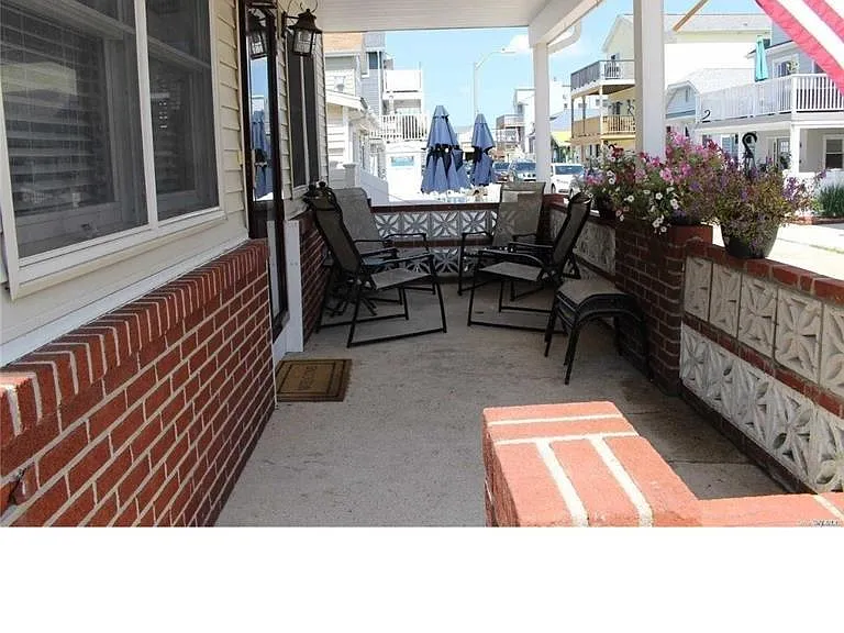 27 Vermont St — Photo 10