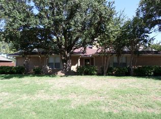 1002 Pebble St, Bowie, TX 76230