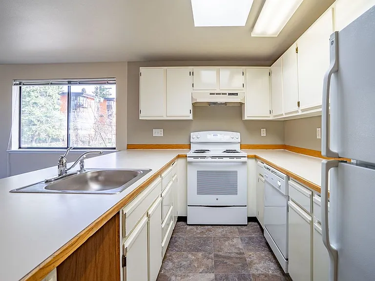 The Gracey Apartments — Photo 2