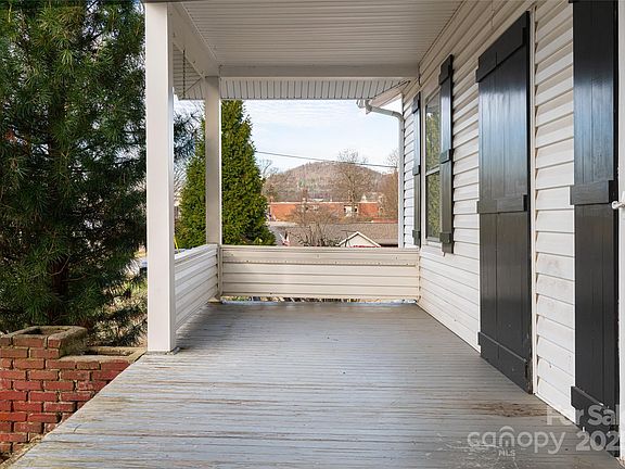 4th image of 40 Jonestown Rd