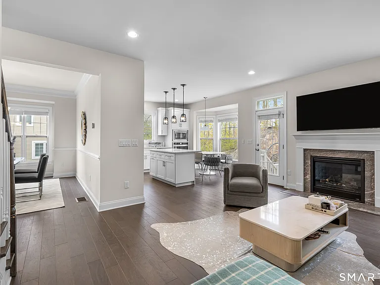 16 Hunting Ridge Ln — Photo 7