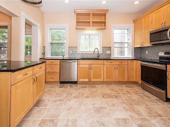 3rd image of 117 Keene St