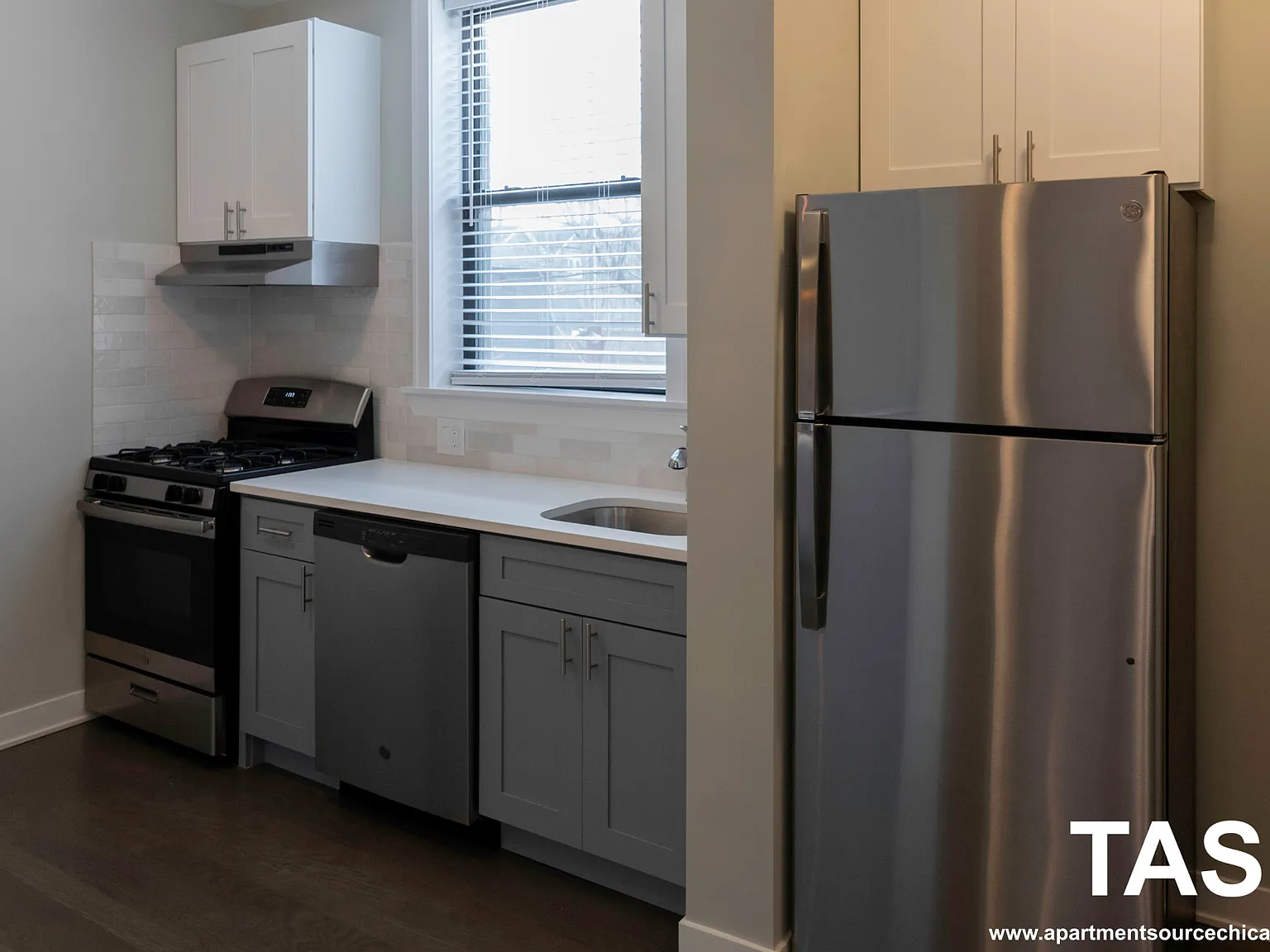 2 bed, 1120 sqft, $2,350 — Photo 4
