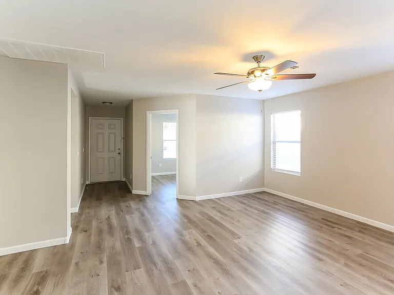 2519 W Romley Rd — Photo 6