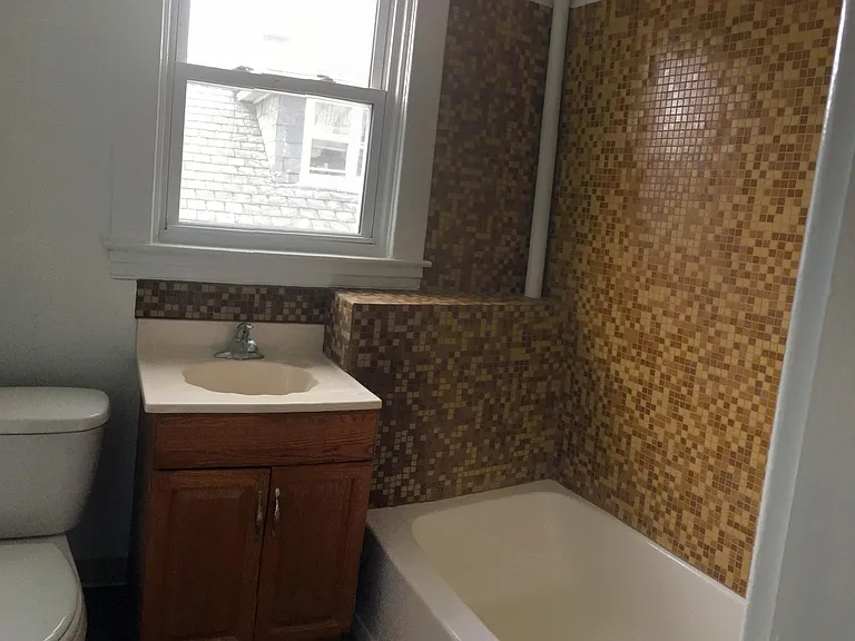 2904 Chesley Ave — Photo 19