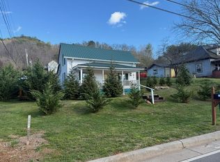 215 Bristol Ave, Andrews, NC 28901