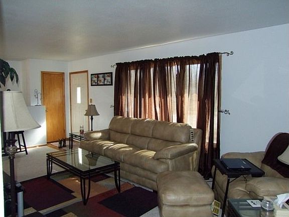 2nd image of 2905 Alvin Pl