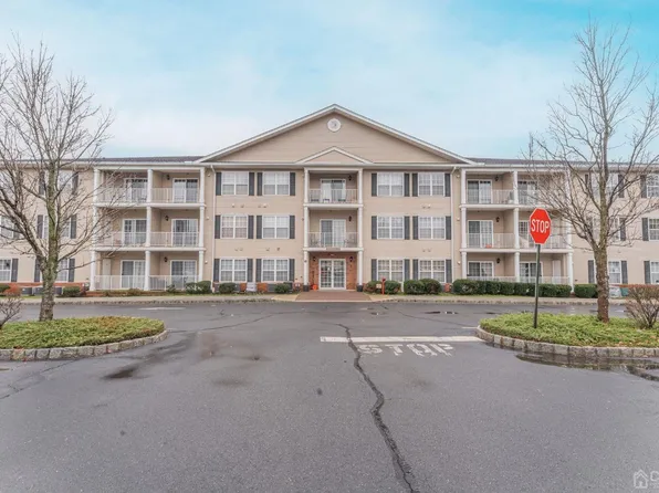 135 Liddle Ave, Edison, NJ 08837