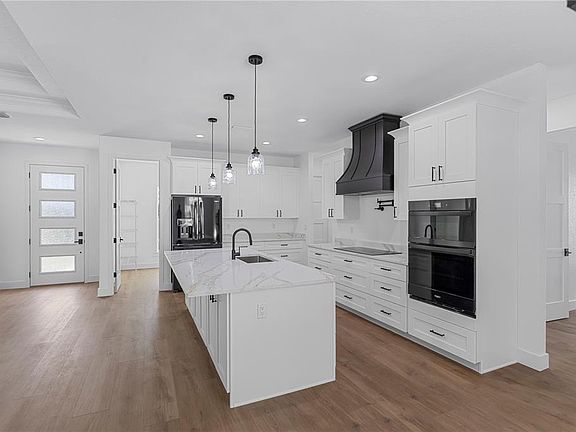 3rd image of 8090 Nordica Rd