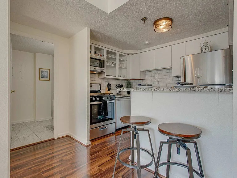 510 Gay St #912 — Photo 4