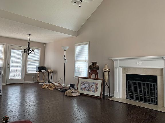 5th image of 55 White Oak Dr