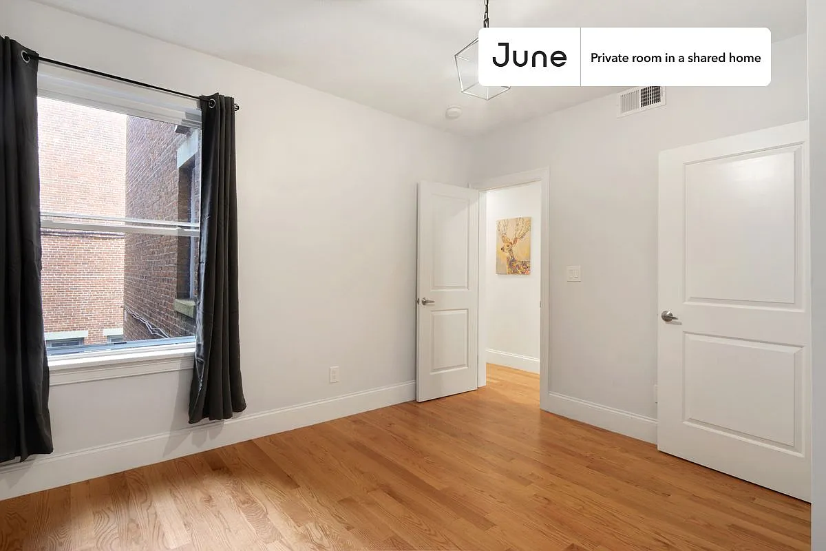 Building Photo - 186 Kelton St #C