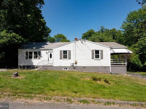 5114 S Barnaby Rd, Temple Hills, MD 20748