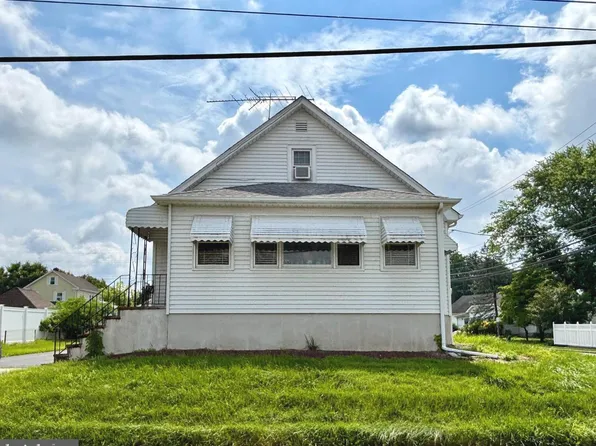 374 Sandalwood Ave, Hamilton, NJ 08619