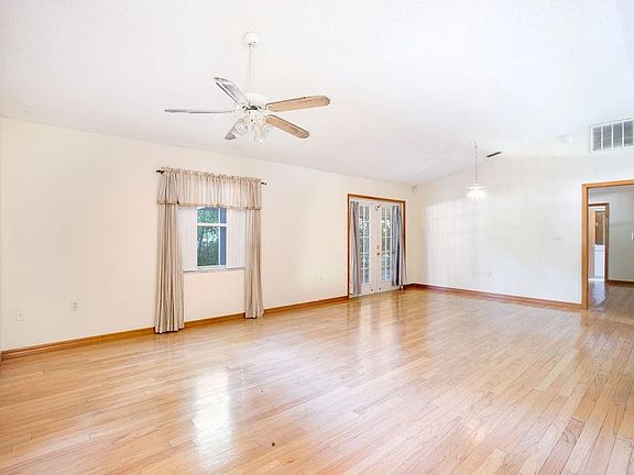 3rd image of 1645 Trinidad St
