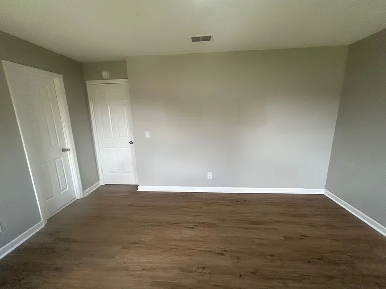 137 Lionsgate Dr — Photo 17