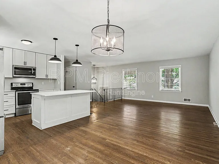 2931 Appling Cir — Photo 2