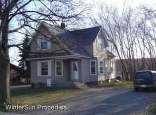 959 1/2 Graafschap Rd, Holland, MI 49423