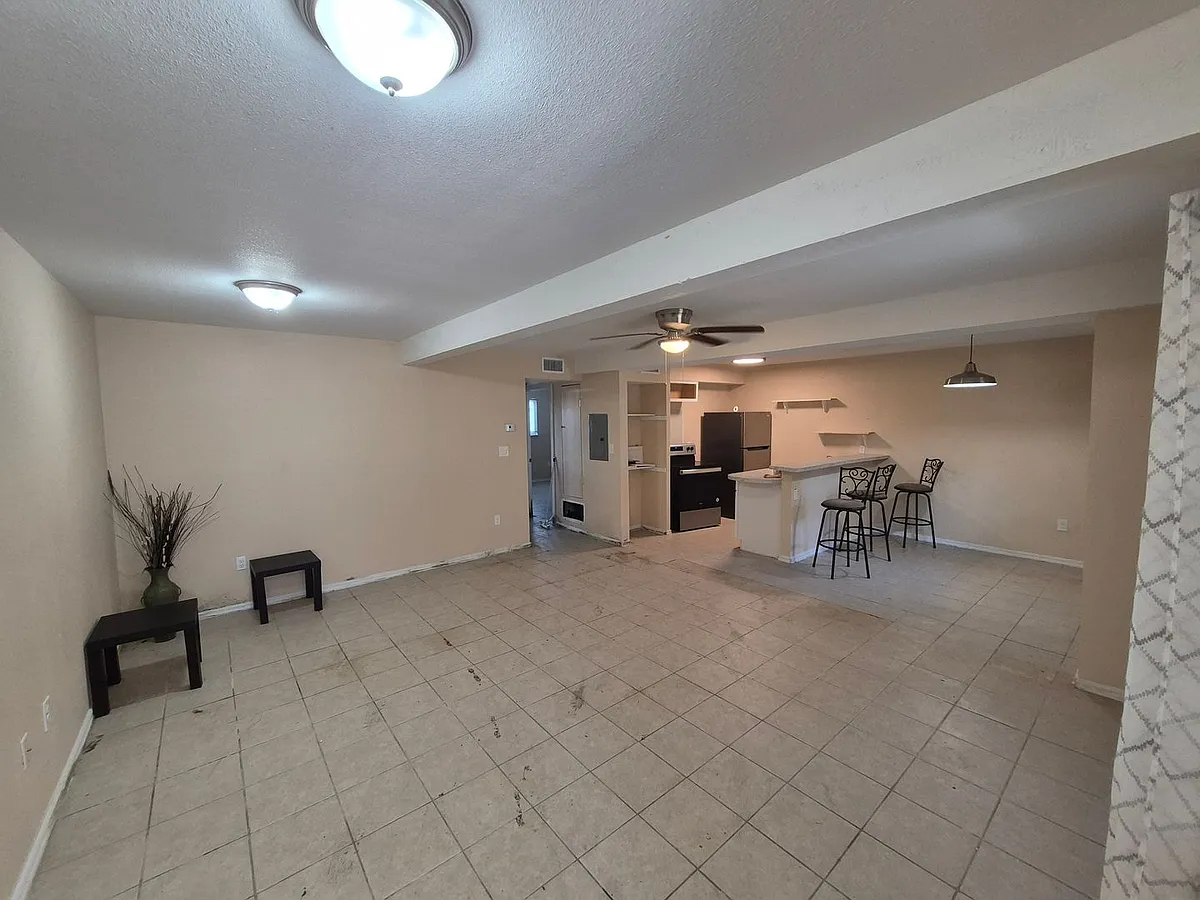 Photo 2 of 12 - 3718 Pleasanton Rd #2-102 - San Antonio, TX Building Photo - 3718 Pleasanton Rd #2-102