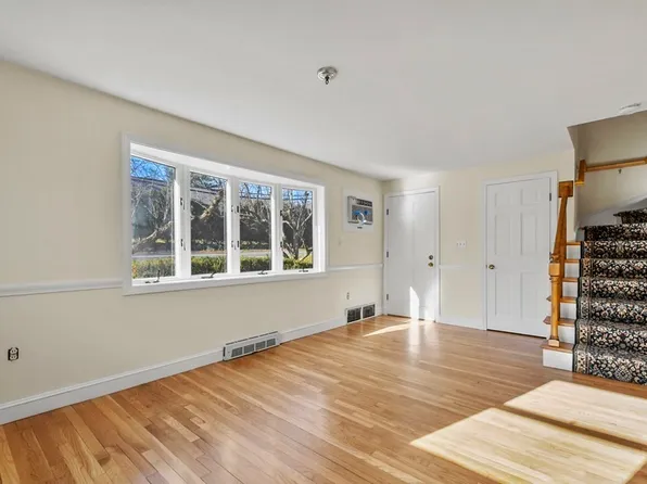 72 Cambridge Rd #2, Woburn, MA 01801
