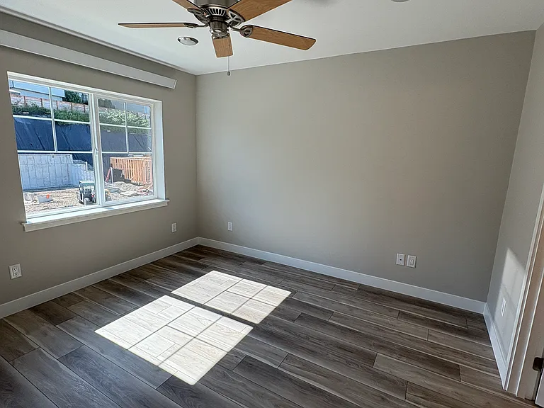 3623 Sussex Dr — Photo 10