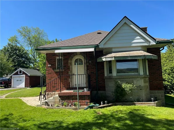 90 Osler Dr, Hamilton, ON L9H 4B5