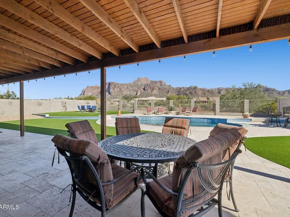 103 S SIXSHOOTER Road S, Apache Junction, AZ 85119