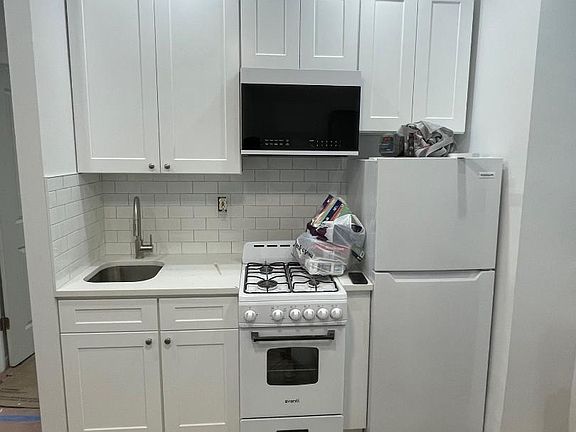 3rd image of 517 E 77th St APT 2C