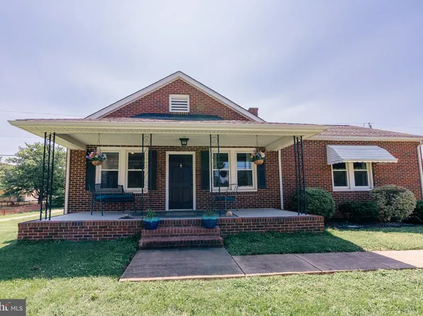 1236 Mountain View Rd, Fredericksburg, VA 22406