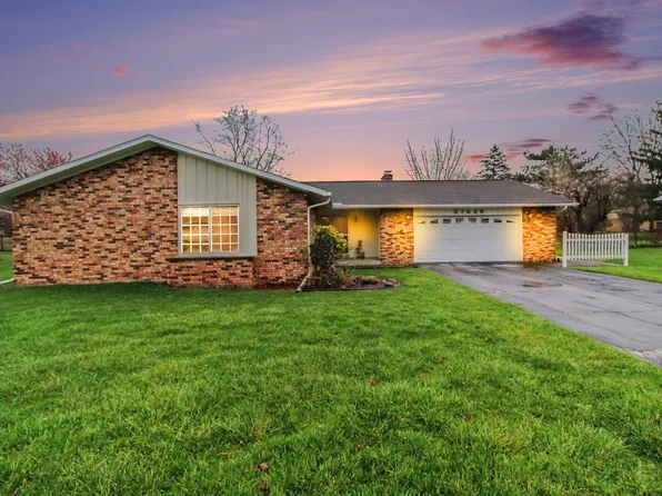 37625 Whitney Dr, Wayne, MI 48184