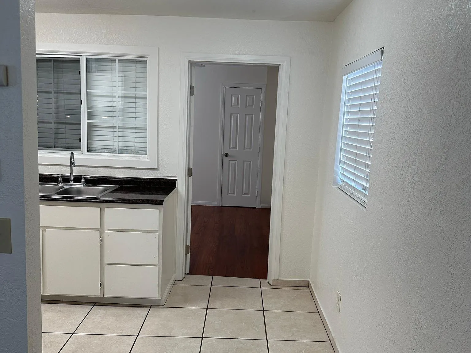 10305 E Avenue S12 — Photo 3