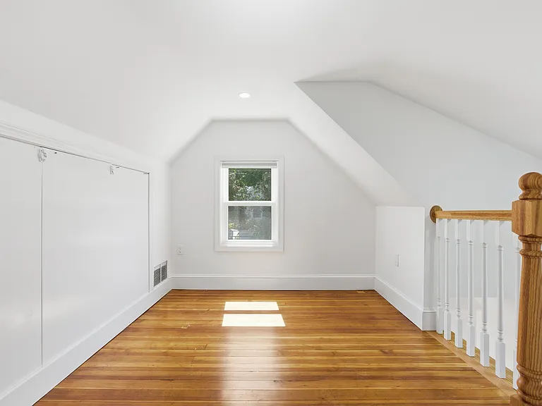35 Williams St — Photo 16