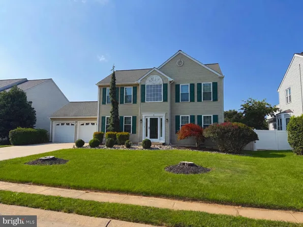 10 Montceau Dr, Newark, DE 19702