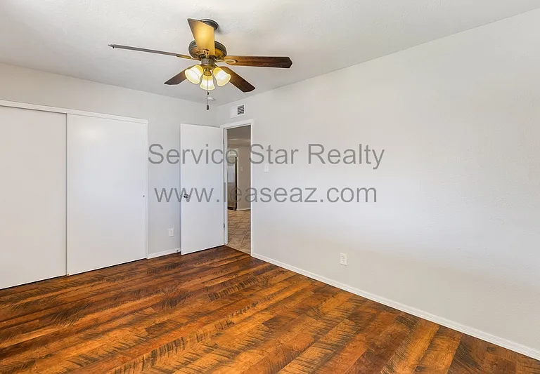 5513 W Waltann Ln — Photo 22