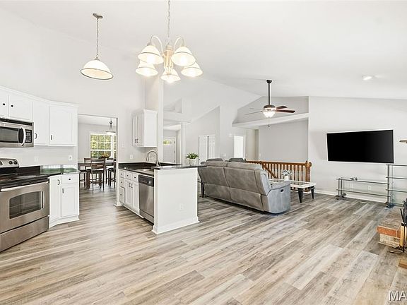 5th image of 32518 Lily Lake Ct #889