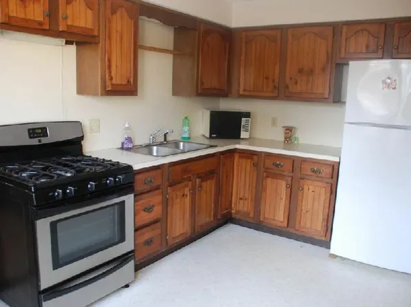343 Crescent St #1, Waltham, MA 02453